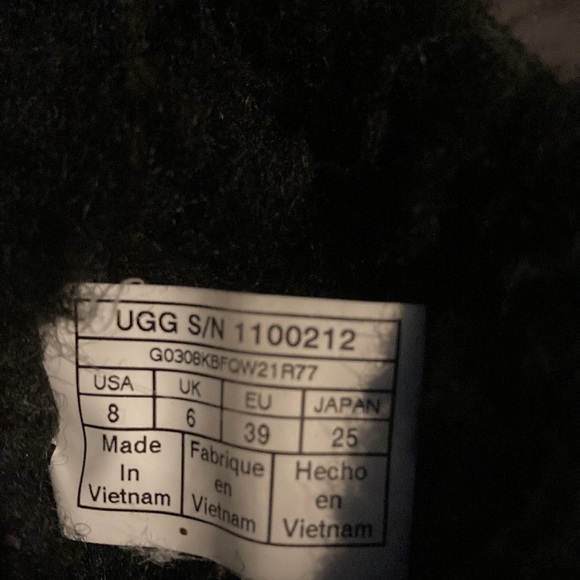 UGG Black Short Bow Boots - Picture 3 of 4